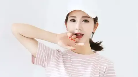 迪丽热巴代言骆驼