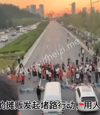 东陈庄夜市摊贩缴费风波